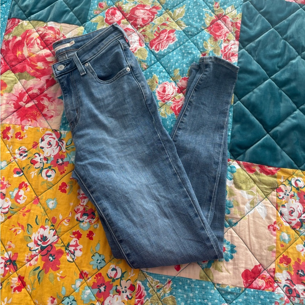 LEVI’S 721 High Rise Skinny Jeans